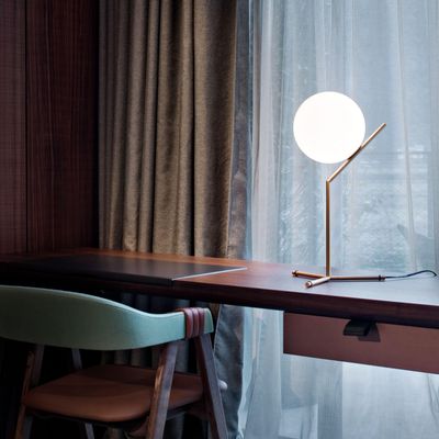 ic-t1-high-brass-table-anastassiades-flos-03.jpg