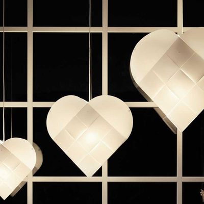 leklint8130_love-light_collection_heart_light_lifestyle3_b1df325d-217b-48b0-b579-362319dc479f.jpg