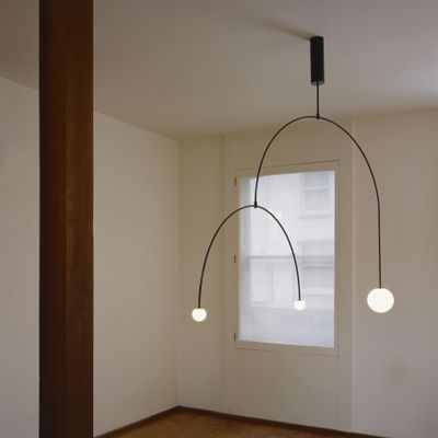 31ad9e42-17a0-45e6-aed9-6f93236bc788_5-michaelanastassiades-mobilechandelier9.jpg