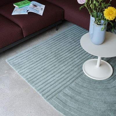 19414-en-relevo-sage-green-170x240-soft-side-off-white-o48-h40-in-situ-3-seater-config-8-vidar-693-kink-light-blue-muuto-org.tif