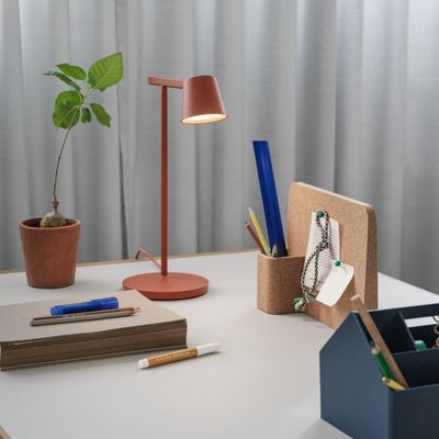 19430-en-workshop-table-140-warm-grey-linoleum-tip-table-lamp-copper-brown-sketch-toolbox-midnight-blue-story-pinboard-muuto-org.tif