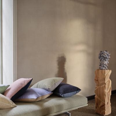 23839-en-outline-daybed-ecriture-910-alu-mingle-cushion-muuto-org.tif