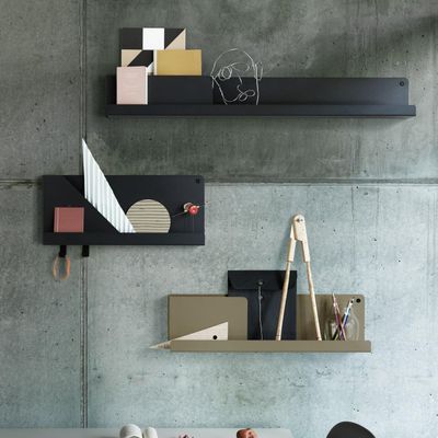 4121-en-folded_office_setting_black_olive-org.tif