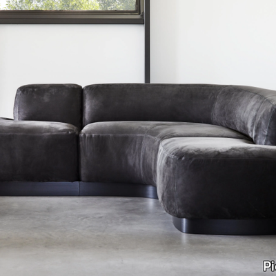 BO-Sofa-Piet-Boon-406653-rel234de660.jpg