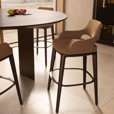 Poliform_sgabelli_SOPHIE_LITE_01B_amb_834x989px.jpg