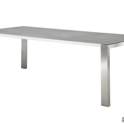 mono-table-solpuri-588661-relcb8ac6f1.jpg