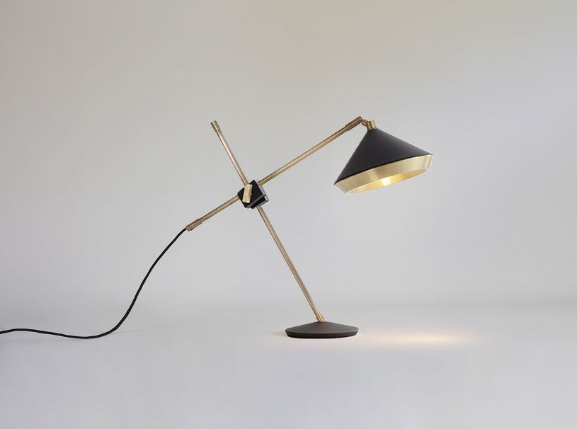 SHEAR TABLE LAMP