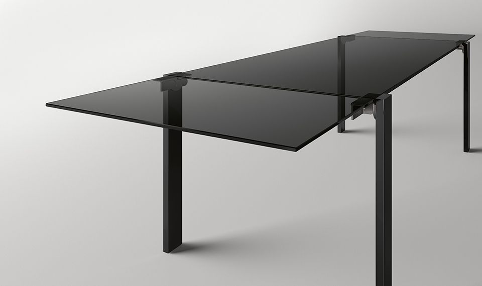 Extending table Livingstone Dark
