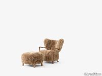 Wulff-ATD2-in-Oak-w.-Sheepskin-Honey-50mm-I-Pouf-ATD3-in-Oak-w.-Sheepskin-Honey-50mm.jpg thumb image