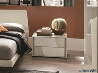 KROSS-Lacquered-bedside-table-Tomasella-Ind-Mobili-342949-relf49a4f4c.jpg thumb image