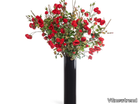 cylinder-red-roses-bush-vgnewtrend-585372-rele274302d.jpg thumb image