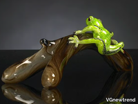 branch-with-frog-vgnewtrend-279776-relaf7b4748.jpg thumb image