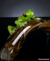 branch-with-frog-vgnewtrend-279776-relb4fb97b5.jpg thumb image