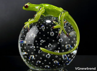 sphere-with-geko-vgnewtrend-279774-rel5bca870a.jpg thumb image