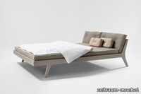 zeitraummoebel-bettmitpolsterkissen-mellow-massivholz-03-610x405.png thumb image