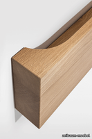 zeitraummoebel-garderobe-hideandpark-massivholz-17.png thumb image