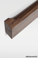 zeitraummoebel-garderobe-hideandpark-massivholz-13.png thumb image