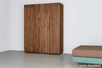 zeitraummoebel-schrank-kintall-massivholz-06-920x610.png thumb image