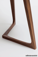 zeitraummoebel-tisch-rund-twist-massivholz-04.png thumb image