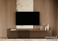 CENTRIC-TV-cabinet-ANA-ROQUE-INTERIORS-547775-reld1040e80.jpg thumb image