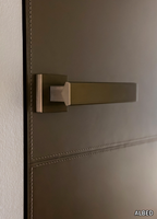 INTEGRA-Leather-door-ALBED-468912-relaf1bf60e.jpg thumb image