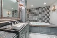 i_Small_Toledo_Palisandro_Bluette_Thassos_Masterbath_2.jpg thumb image