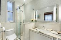 i_Pacific_White_Moda_Little_Satch_BebopWhite_Brommund_Bathroom_1_1000x.jpg thumb image