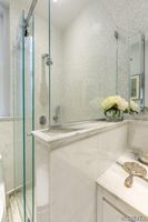 i_Pacific_White_Moda_Little_Satch_BebopWhite_Brommund_Bathroom_3_1000x.jpg thumb image