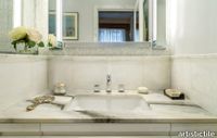 i_Pacific_White_Moda_Little_Satch_BebopWhite_Brommund_Bathroom_4_1000x.jpg thumb image