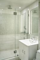 i_Thassos_Little_Satch_Bathroom_1000x.jpg thumb image