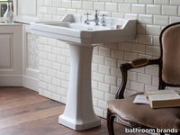 EDWARDIAN-Pedestal-washbasin-Burlington-Bathrooms-504150-relada5a632.jpg thumb image