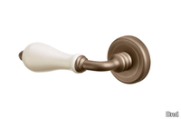 MARTA-Door-handle-on-rose-Dnd-584968-relc59ee09e.jpg thumb image