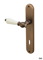 ELISA-Door-handle-on-back-plate-Dnd-584540-rel174f2d3e.jpg thumb image
