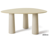 BOLD-Triangular-coffee-table-Ethimo-601990-relcfc2c5f2.jpg thumb image