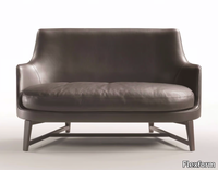 GUSCIO-Leather-sofa-FLEXFORM-125460-rel2a99b7c1.jpg thumb image