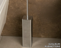 GZERO-Toilet-brush-GUGLIELMI-442008-relea51548b.jpg thumb image