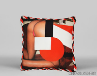 BUTT-PILLOW-ART05-HENZEL-STUDIO-214650-rel6892a55b.jpg thumb image