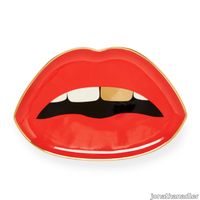 lips_trinket_tray_a.jpg thumb image