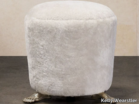 FOOT-Kelly-Wearstle-493732-rel84d6653d.jpg thumb image