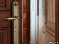 Door-handle-on-back-plate-LINEA-CALI-449997-reld0fea129.jpg thumb image