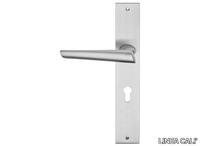 KENDO-Door-handle-on-back-plate-LINEA-CALI-249996-relb7b4f00d.jpg thumb image