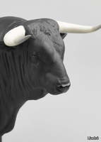 SPANISH-BULL-Lladró-554898-reld80b50c6.jpg thumb image