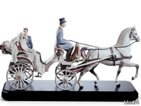 bridal-carriage-couple-lladro-556494-rel8ae45119.jpg thumb image