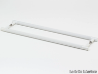 linear-door-handle-lo-co-interiors-641827-relf97b4763.jpg thumb image