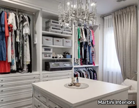 h_CHICAGO-NORTH-SHORE-Walk-in-wardrobe-Martini-Interiors-487753-rel809aa763.jpg thumb image