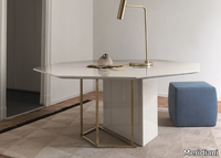 PLINTO-Dining-table-Meridiani-190512-rel6593b6c3.jpg thumb image