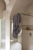 Dodo Pavone Towel_Raven-00_Mood.webp thumb image