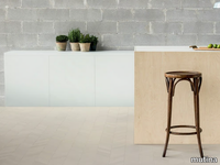 MEWS-CHALK-MUTINA-122309-rel5b5079b7.jpg thumb image