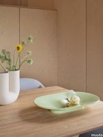 26101-en-mere-bowl-light-green-70-70-oak-255x108-fiber-soft-armchair-ecriture-710-kink-muuto-org.tif thumb image