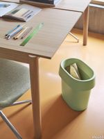 26111-en-reduce-paper-bin-light-green-linear-system-oak-fiber-side-ecriture-910-swivel-muuto-org.tif thumb image